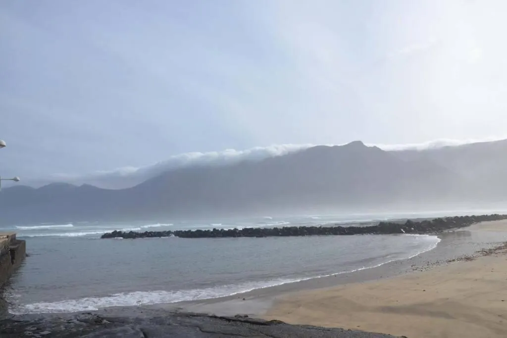 Lanzarote Famara Beach 0*,  Spain