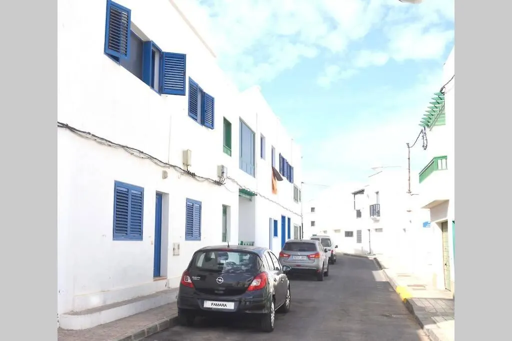 Lanzarote Famara Beach 0*,